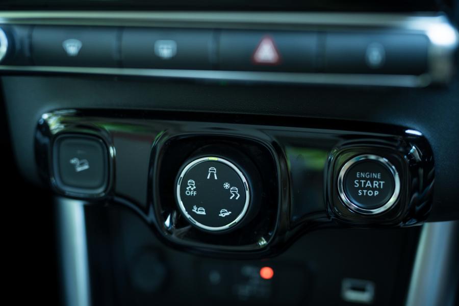 Детали интерьера Citroen C3 Aircross 2019 года  (JP) (фото 15 из 31)